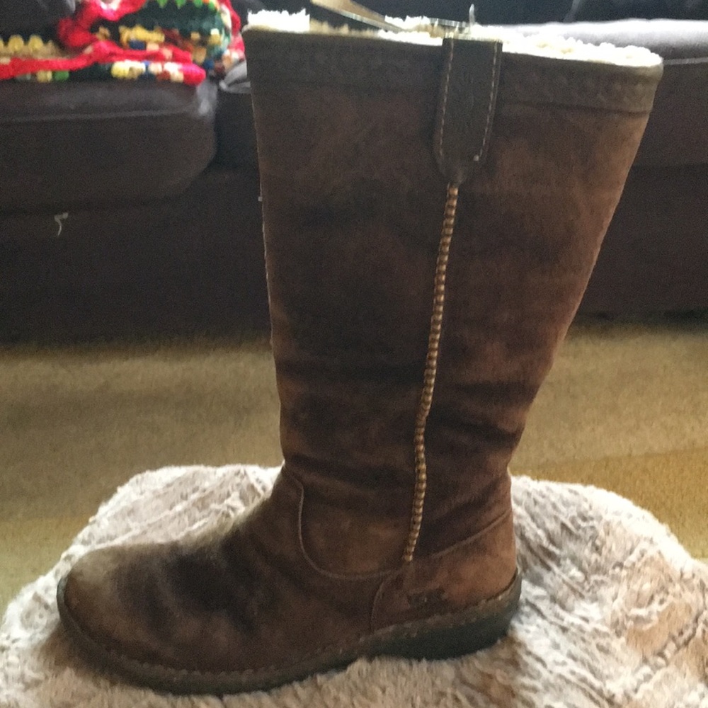 Gorgeous Brown suede Ugg tall boots w/leather trim